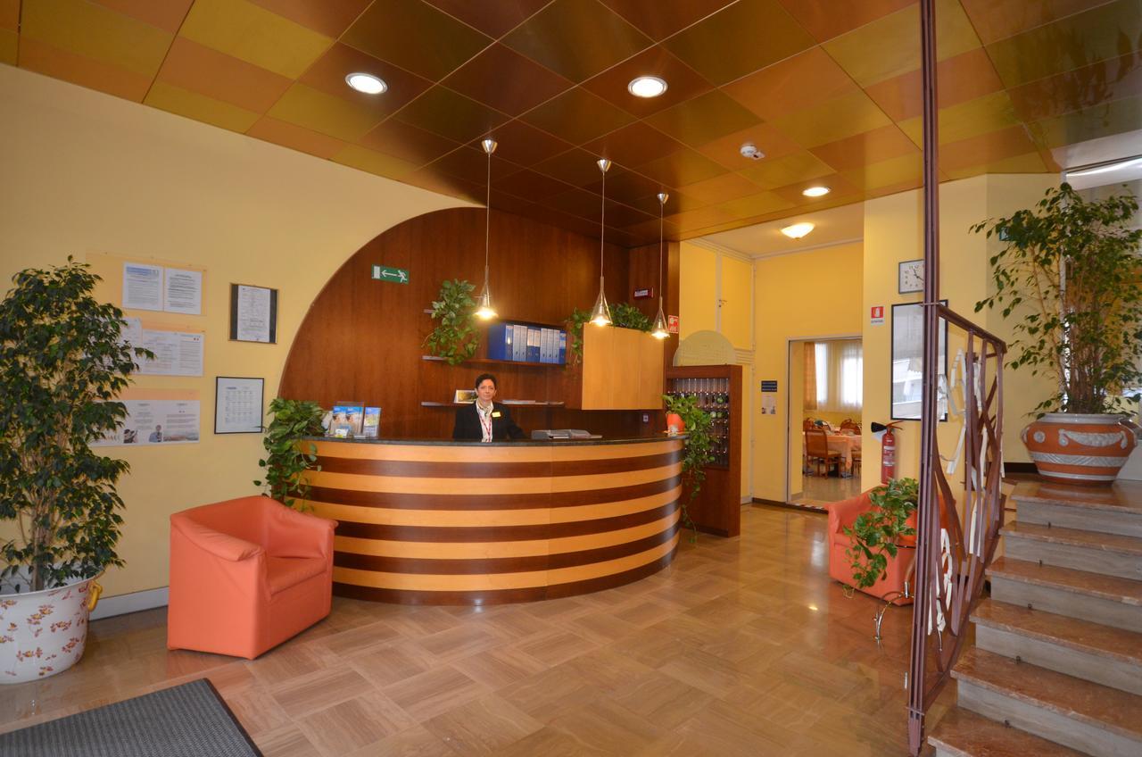 Aparthotel Pineda ビビオーネ エクステリア 写真